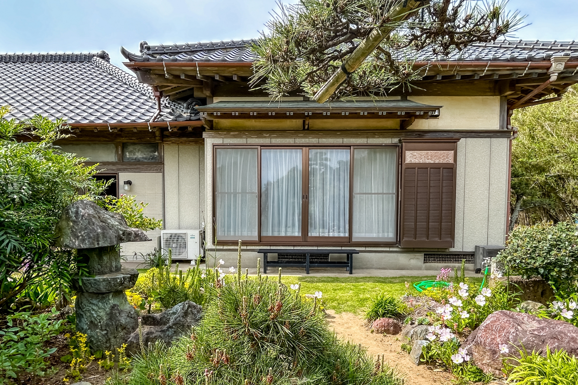 日本家屋の縁側と庭（長野市の古民家 点検と入口特定）